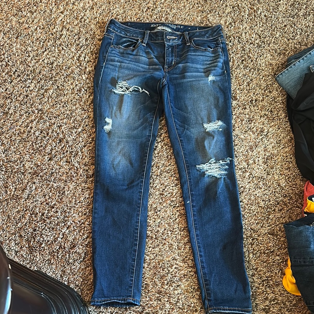 American Eagle Outfitters Women's Blue Distressed Jeans